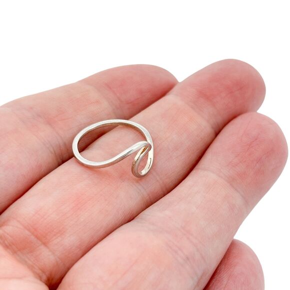 Vintage Sterling Silver 925 Minimalist Wave Ring Size 5 - Picture 1 of 9